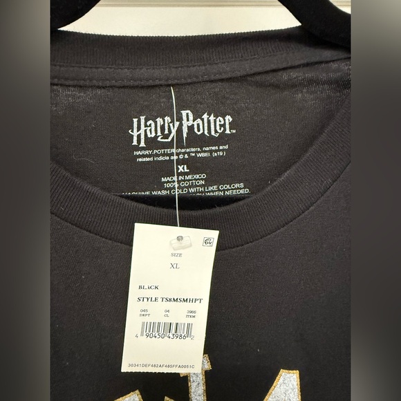 Harry Potter Hogwarts Tee NWT - Picture 3 of 3